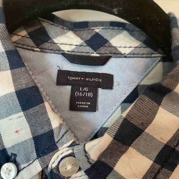 Tommy Hilfiger button down shirt size 16-18 large. Checkered long sleeve - Picture 3 of 6
